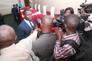 Managing Editor of InfoCongo, David Akana, facing the DRC media after the launch of the interactive mapping platform in Kinshasa