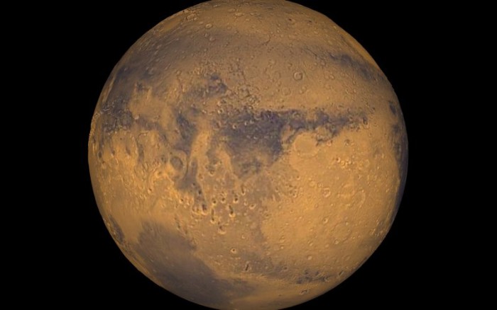 Martian streaks painted by water. Photo credit: NASA