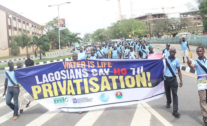 Activists protesting water privatisation in Lagos. Photo credit: http://watergrabbing.net/