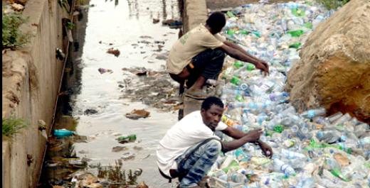 Open defecation. Photo credit: spynewsafrica.com