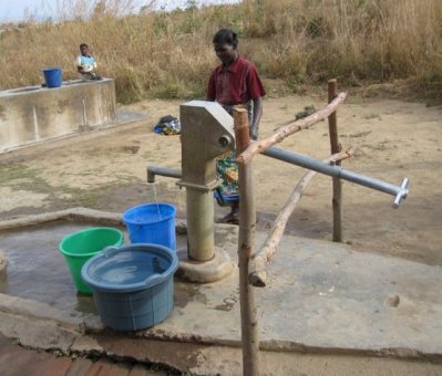 A water hand pump