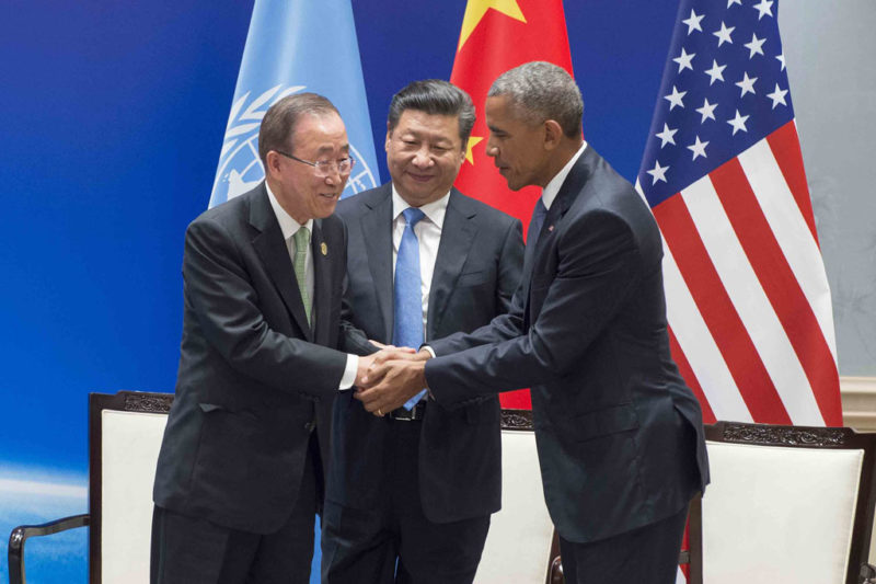 United Nations Secretary-General Ban Ki-moon shakes hands with China’s President Xi Jinping and United States President Barack Obama at a climate pact ratification ceremony in Hangzhou, China, on 3 September 2016. China and the US deposited their legal instruments for formally joining the Paris Agreement. Photo credit: UN/Eskinder