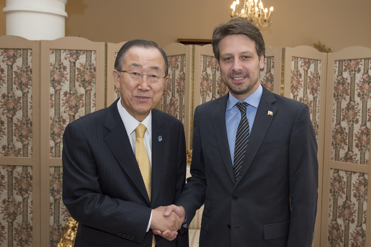 Secretary-General Ban Ki-moon (left) meets with Guillaume Long (right), Minister for Foreign Affairs of Ecuador. Photo credit: UN Photo/Eskinder Debebe