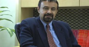 Dr. Kapil Kapoor
