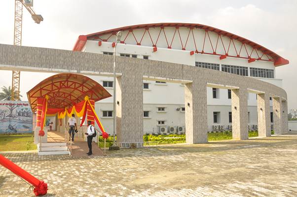The e-library donated by Shell to the Port Harcourt Literary Society