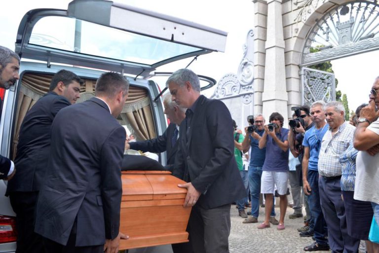 Mourinho lays father to rest