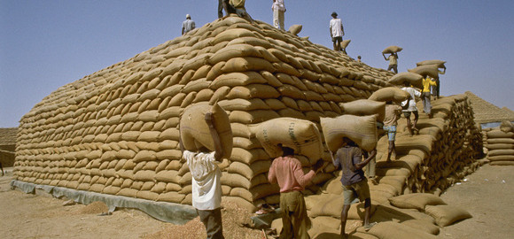 groundnut pyramid