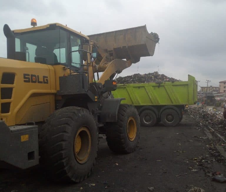 Lagos clears illegal dumpsite in Apapa