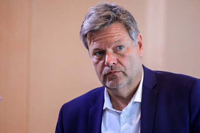 German economy minister heads to U.S. for talks on climate, energy