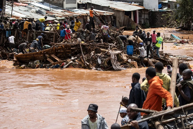 Floods in Kenya raise fears of disease outbreaks, aid group says