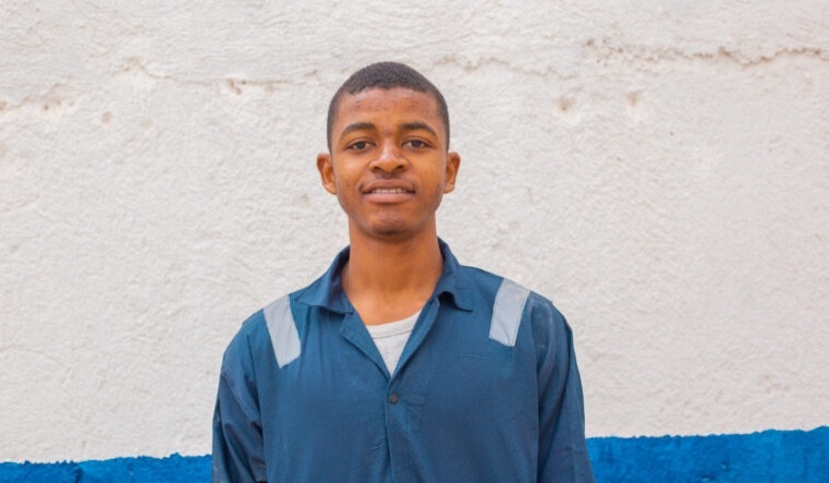 Nigerian teenager wins international award for innovative plastic waste solution