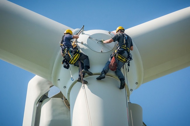 Wind turbine maintenance